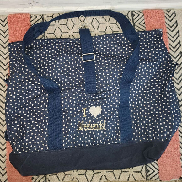 THIRTY-ONE BAGS FOLD OVER WEEKENDER BAG in NAVY DANCING DOTS "I ♡ WEEKENDS" - Picture 12 of 16